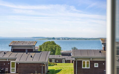 Gudbrand - 500M from the Sea: Biens, Ombre, Allée, Ferme