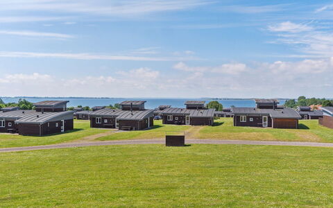 Gudbrand - 500M from the Sea: Biens, Ombre, Allée, Ferme