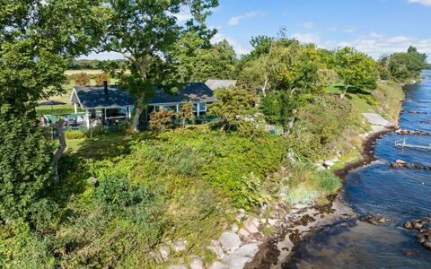 Harthwik - 10M from the Sea: Maison, Domicile, Toit, Chalet, Biens, Aménagement Paysager, Batiments Jardin, Siding, Ferme