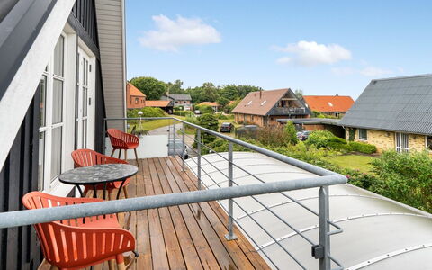 Brune - 330M from the Sea: Biens, Ombre, Allée, Ferme