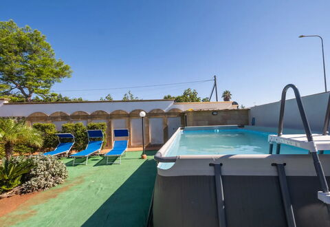 Sea Coral Apartment In Porto Cesareo: Bleu, Piscine, Composite, Ombre, Recours, Eco Hôtel, Hôtel, Plante D'Appartement, Mobilier De Jardin