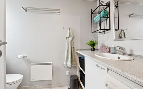 Tomine - from the Sea: Design Intérieur, Sol, Mur, Luminaire Plomberie, Sol, Évier, Armoire De Toilette, Meubles, Robinet, Salle De Bains