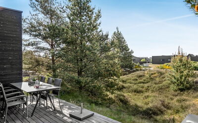 Hunding - 2.5Km from the Sea
