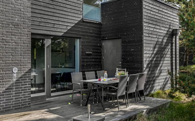 Hunding - 2.5Km from the Sea