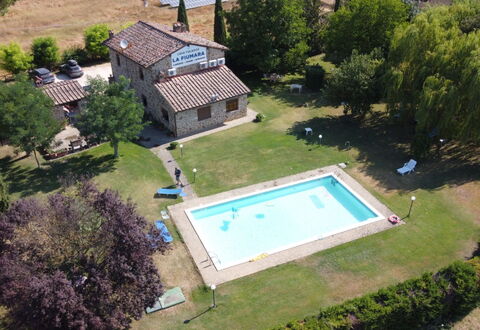 La Fiumara: Piscine, Biens, Ferme, Hacienda, Pelouse, Cour, Arrière-Cour, Villa