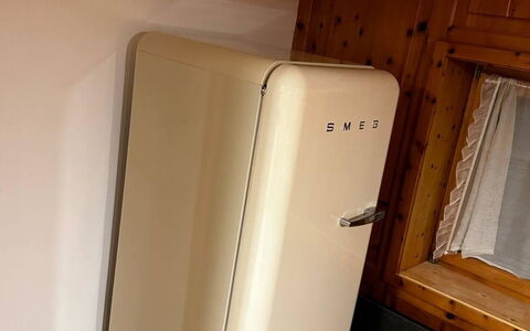 Alte Gemeindestube 2. Og Ost: Principaux Appliance, Appareil De Cuisine, Électroménager, Réfrigérateur
