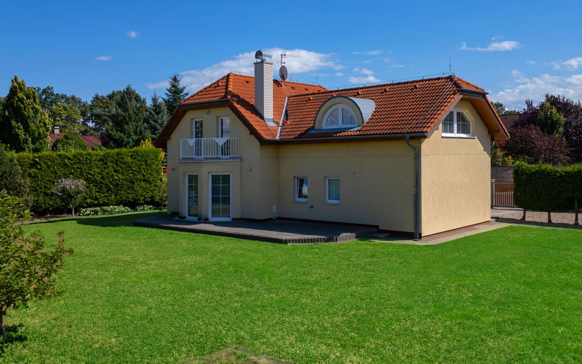 Garden & Terrace Villa