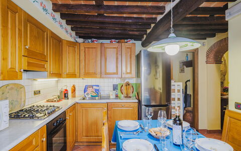 Souvenir: Meubles, Design Intérieur, Bois, Sol, Plafond, Pièce, Sol, Comptoir, Cuisine, Table
