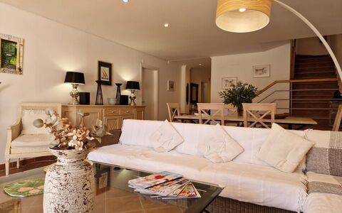 V3 Falésia - Vip Properties: Meubles, Design Intérieur, Canapé, Sol, Mur, Sol, Salon, Pièce, Bois, Plafond