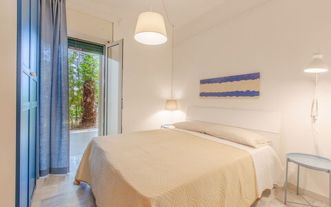 Villa Asami: Design Intérieur, Sol, Sol, Plafond, Pièce, Appartement, Chambre, Lit, Traitement De Fenetre, Literie