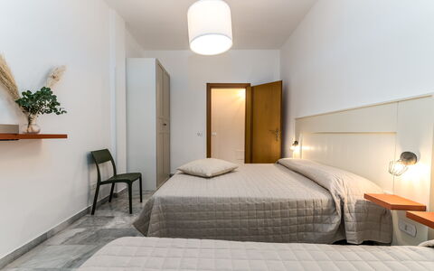 Villa Coralia: Design Intérieur, Lit, Chambre, Mur, Meubles, Sol, Drap De Lit, Literie, Sol, Plafond