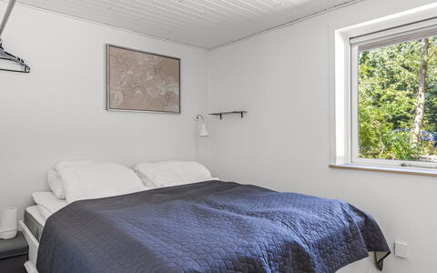 Wilma - 30Km from the Sea: Chambre, Bois, Plafond, Lit, Design Intérieur, Drap De Lit, Literie, Sol, Sol, Domicile