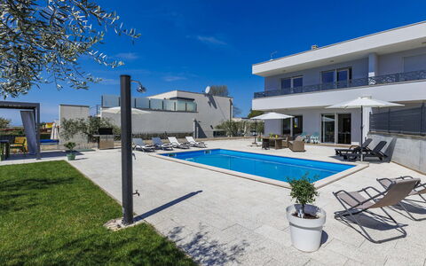 Storija: Piscine, Recours, Ombre, Conception, Mobilier De Jardin, Chaise, Hôtel, Villa, Eco Hôtel