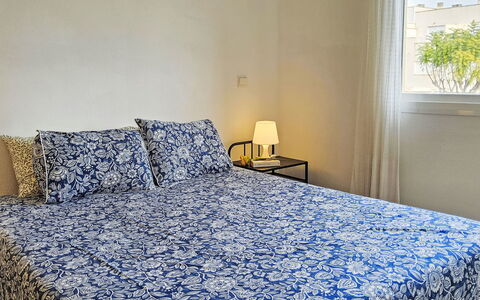 La Almadraba: Chambre, Sol, Drap De Lit, Meubles, Linge, Lit, Sol, Literie, Design Intérieur, Textile