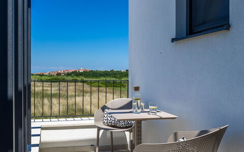 Chiara: Design Urbain, Piscine, Balcon, Mobilier De Jardin, Villa, Hôtel