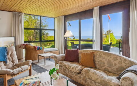 Brodde - 550M from the Sea: Bleu, Arbuste, Chalet, Couverture De Sol, Jardin, Biens, Ombre, Aménagement Paysager, Ferme, Eco Hôtel