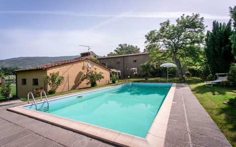 Villa Gelsi: Piscine, Recours, Loisir, Thermes, Mobilier De Jardin, Hacienda, Eco Hôtel, Biens, Caractéristique De L'Eau, Arrière-Cour