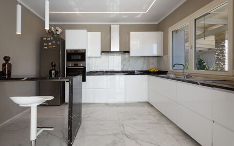 Villa Fiumetto: Meubles, Cuisine, Design Intérieur, Comptoir, Sol, Cabinetry, Bois, Sol, Appareil De Cuisine, Domicile