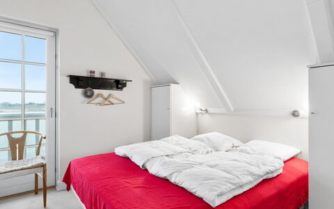Annete - 20M from the Sea: Chambre, Lit, Meubles, Sol, Drap De Lit, Design Intérieur, Literie, Sol, Plafond, Domicile
