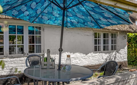 Deik - 25Km from the Sea: Biens, Ombre, Allée, Ferme