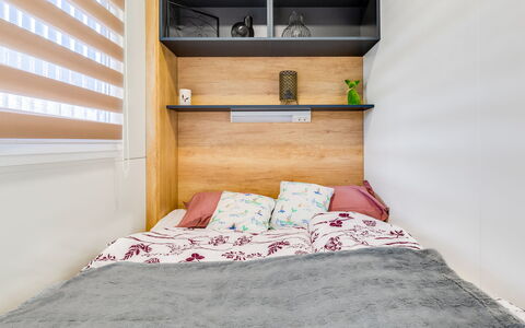 Delux Eco: Meubles, Design Intérieur, Bois, Chambre, Lit, Sol, Linge, Sol, Pièce, Textile