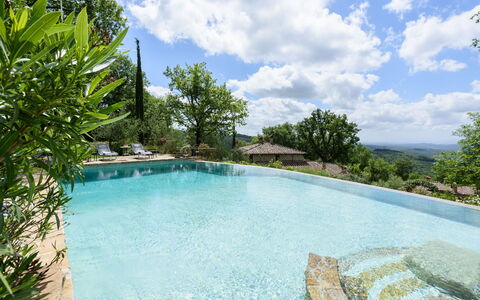 Villa Tregole: Piscine, Caractéristique De L'Eau, Eco Hôtel, Aménagement Paysager, Arrière-Cour, Ville Resort, Villa, Recours