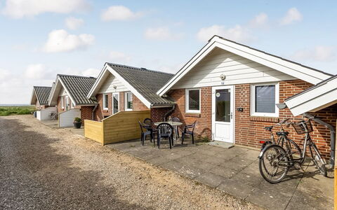 Reinhold - 1.9Km from the Sea: 