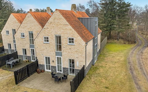 Etly - 246M from the Sea: Bois, Domicile, Porche, Plate-Forme, Dur, Toit, Tache De Bois, Parquet, Eco Hôtel