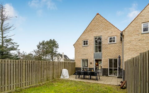 Etly - 246M from the Sea: Bois, Domicile, Porche, Plate-Forme, Dur, Toit, Tache De Bois, Parquet, Eco Hôtel