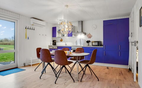 Arise - 700M from the Sea: Biens, Ombre, Allée, Ferme
