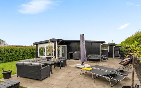 Manina - 230M from the Sea: Meubles, Design Intérieur, Sol, Sol, Plafond, Pièce, Chaise, Table, Appartement, Table Cuisine Et Salle A Manger