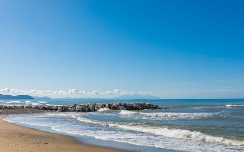 Mediterraneo: Ciel, Bleu, L'Eau, Plan D'Eau, Plage, Ressources En Eau, Horizon, Côte, Cotiers Et Relief Océaniques