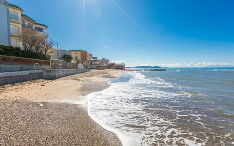 Mediterraneo: Bleu, L'Eau, Jour, Plan D'Eau, Horizon, Côte, Plage, Mer, Cotiers Et Relief Océaniques