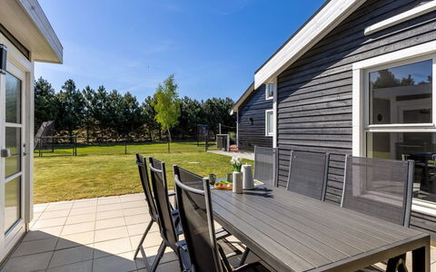 Amdi - 1.3Km from the Sea: Toit, Maison, Zone Résidentielle, Domicile, Biens, Chalet, Conception