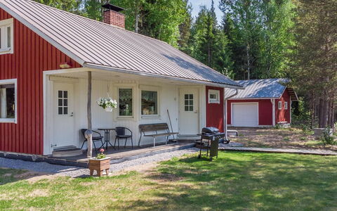Perälampi: Bois, Chalet, Toit, Maison, Domicile, Siding, Zone Rurale, Cabanon, Batiments Jardin, Ferme