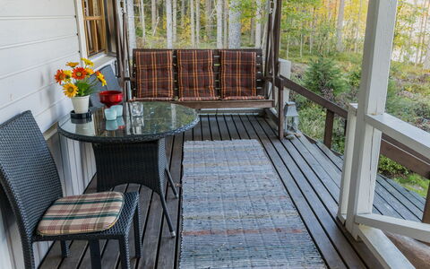 Laura: Lit, Meubles, Chambre, Design Intérieur, Literie, Drap De Lit, Sol, Bois, Sol, Pièce