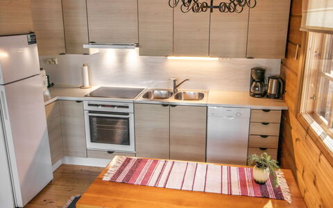 Pirkonlahti: Cuisine, Appareil De Cuisine, Comptoir, Principaux Appliance, Bois, Sol, Meubles, Design Intérieur, Evier, Cabinetry