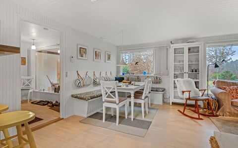 Sven - 250M to the Fjord: Design Intérieur, Sol, Meubles, Sol, Bois, Plafond, Parquet, Domicile, Pièce, Salon
