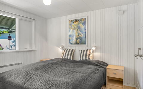 Sven - 250M to the Fjord: Bois, Plafond, Design Intérieur, Chambre, Sol, Sol, Lit, Meubles, Literie, Drap De Lit