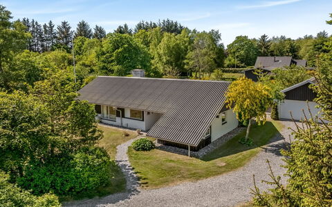 Sven - 250M to the Fjord: Meubles, Design Intérieur, Sol, Sol, Plafond, Pièce, Chaise, Table, Appartement, Table Cuisine Et Salle A Manger