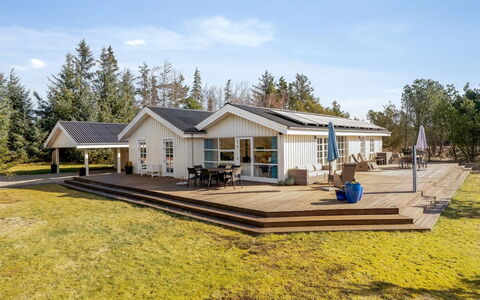 Toska - 3Km from the Sea: Bois, Sol, Design Intérieur, Sol, Meubles, Parquet, Pièce, Plafond, Tache De Bois, Dur