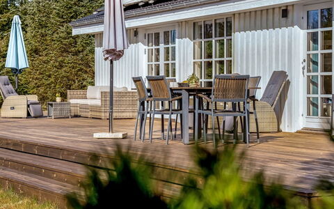 Toska - 3Km from the Sea: Bois, Mobilier De Jardin, Meubles, Domicile, Porche, Plate-Forme, Chalet, Tableau De Plein Air, Dur, Porte