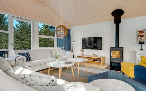 Toska - 3Km from the Sea: Design Intérieur, Bois, Sol, Plafond, Meubles, Salon, Canapé, Sol, Pièce, Domicile