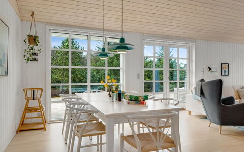 Toska - 3Km from the Sea: Meubles, Sol, Design Intérieur, Bois, Salle À Manger, Sol, Parquet, Plafond, Table Cuisine Et Salle A Manger, Table