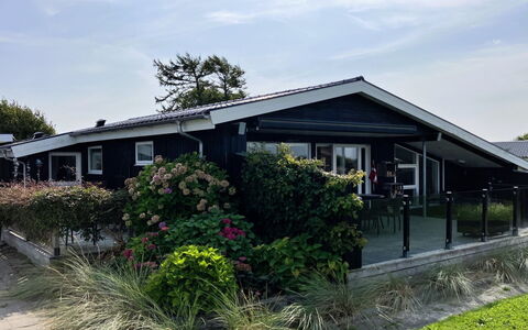 Carlene - 350M from the Sea: Appartement, Condominium, Biens, Balcon, Villa, Hôtel