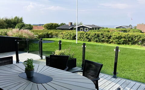 Carlene - 350M from the Sea: Meubles, Mobilier De Jardin, Tableau De Plein Air, Chaise, Ombre, Porche, Plate-Forme, Jardin, Patio, Pelouse
