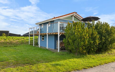 Engelbertine - 30M from the Sea: Maison, Toit, Domicile, Chalet, Arbuste, Couverture De Sol, Biens, Ferme, Siding, Batiments Jardin