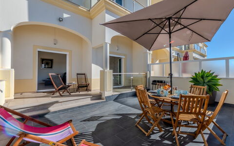 Encosta Dos Salgados: Domicile, Appartement, Mobilier De Jardin, Balcon, Recours, Chaise, Ombre, Biens, Villa, Eco Hôtel