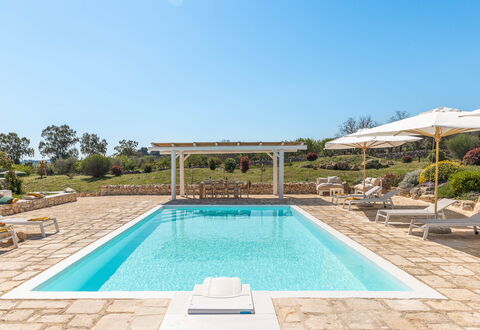 Masseria Le Monache: Piscine, Composite, Mobilier De Jardin, Recours, Chaise, Ombre, Aménagement Paysager, Jardin, Eco Hôtel, Dalle