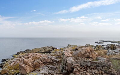 Elsabeth - 50M from the Sea